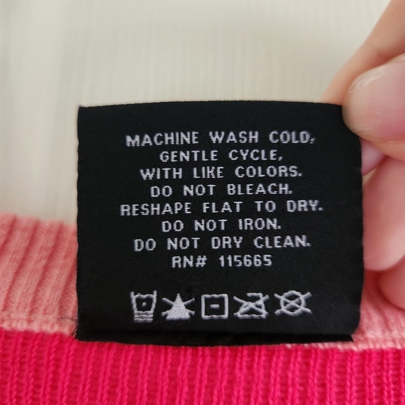 Nintendo Kirby Portrait Holiday Sweater - BoxLunch Exclusive Size XL - Picture 6 of 7